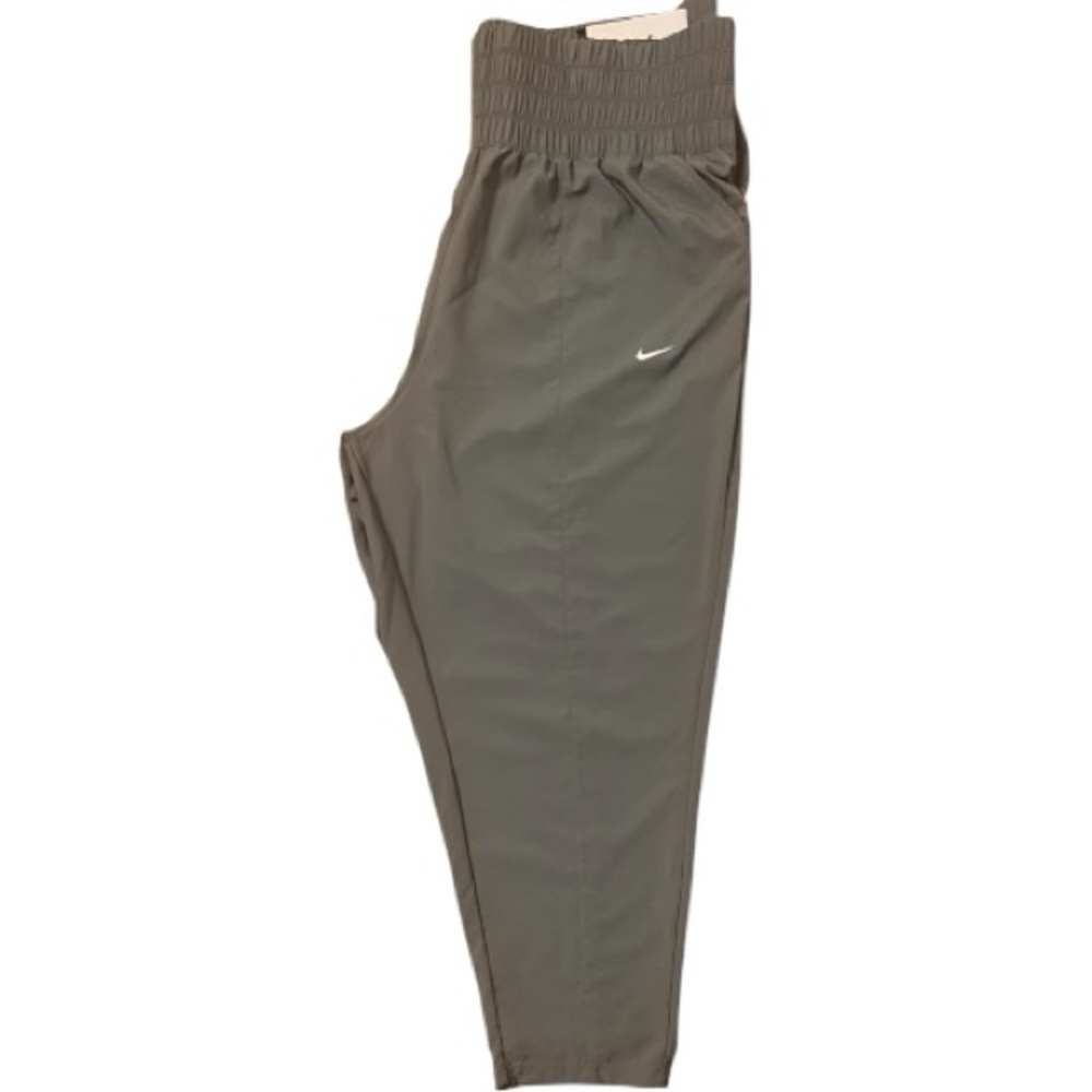 Nike Plus Dry-Fit Training Pant 2X Women’s
Khaki Color  New